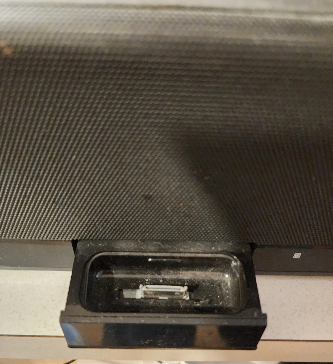 I live am/fm ipod radio $50 image indicator(8)