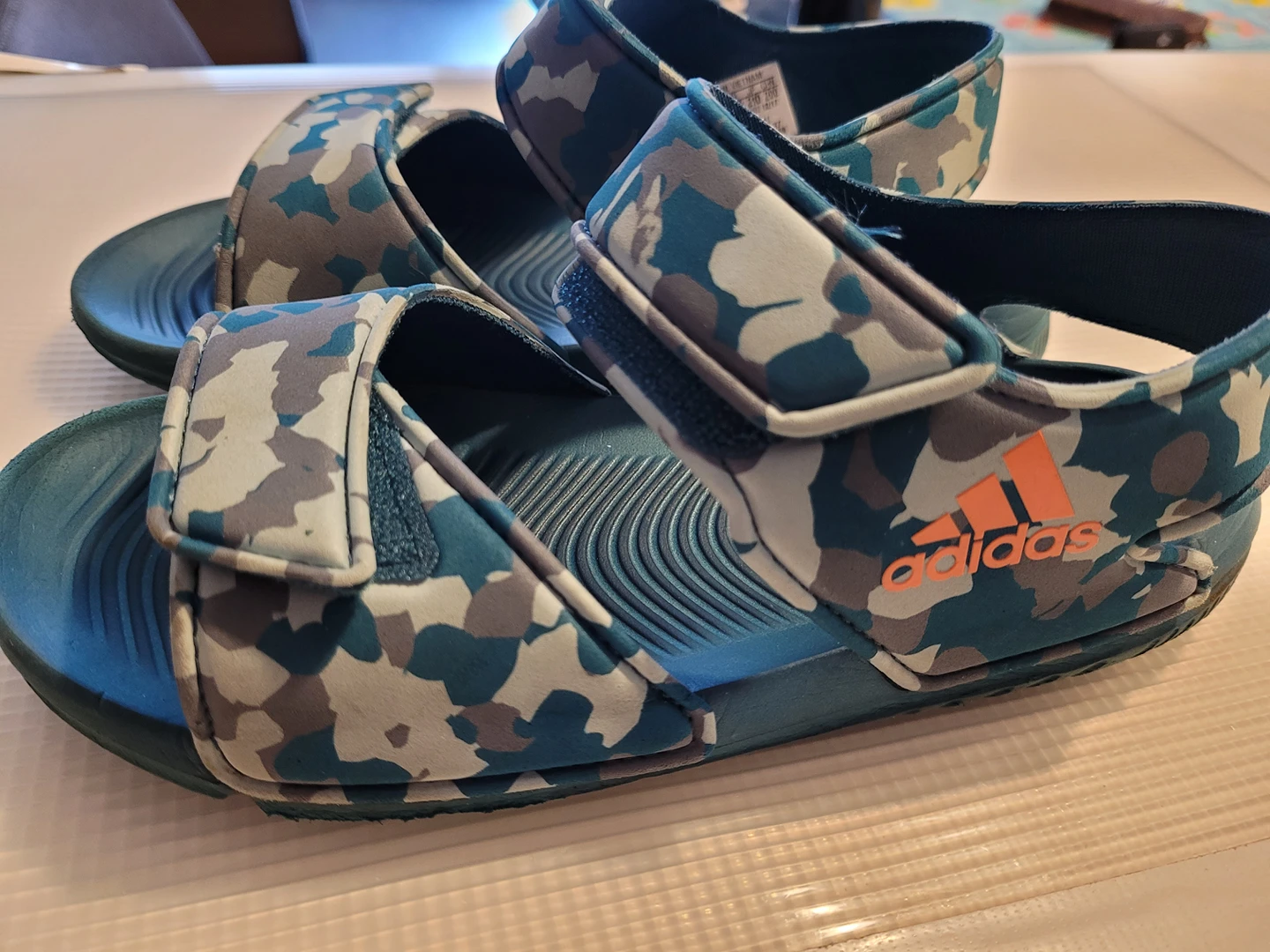 good Adidas Army Pattern sandals junior boys size 1