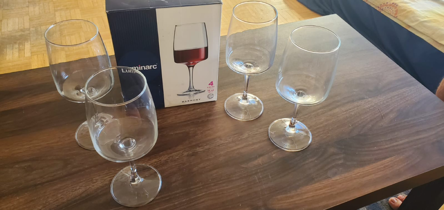 Moving out sale - Luminarc - Brand new Wine glasses thumbnail