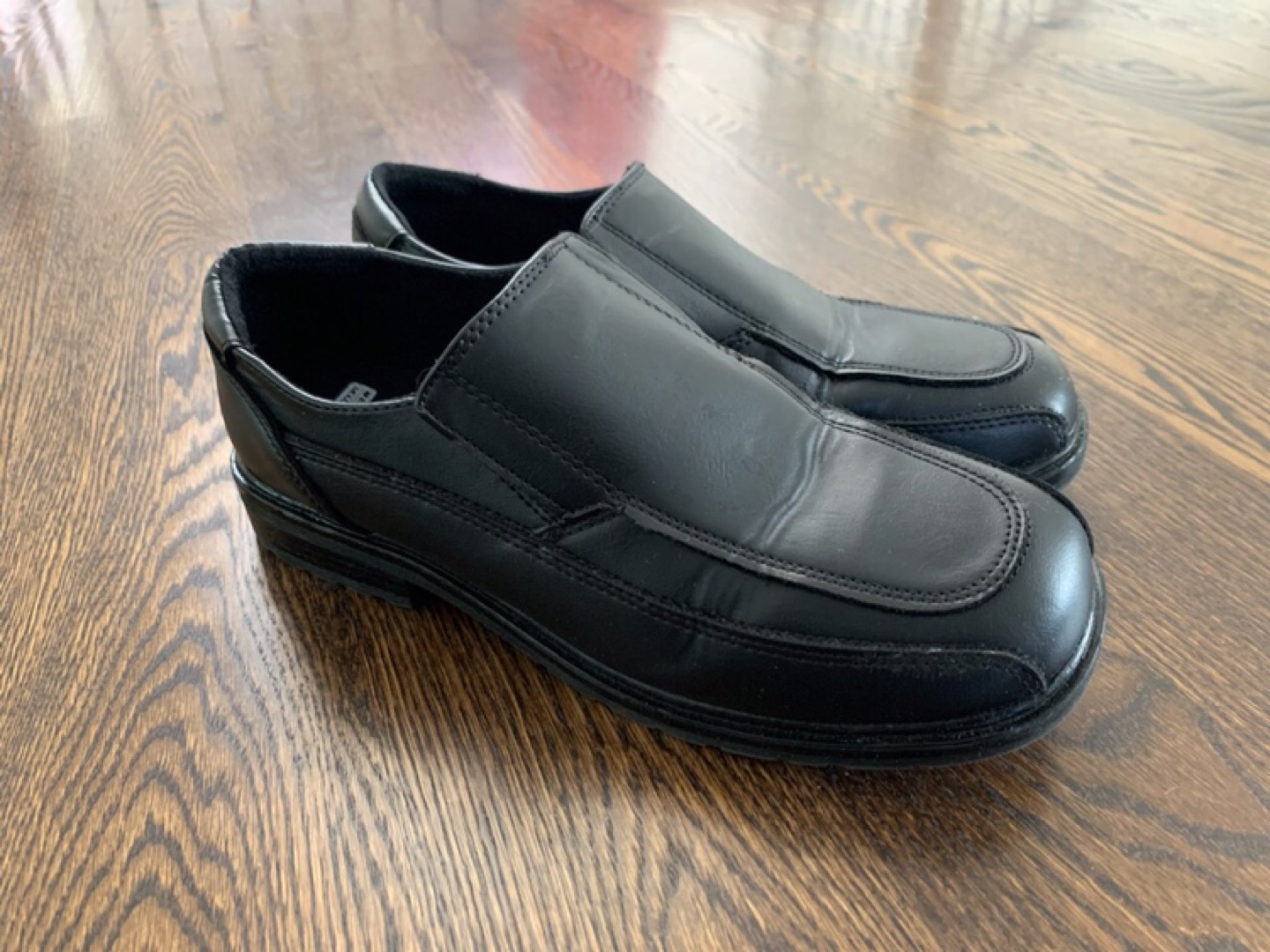 Black shoes for work thumbnail