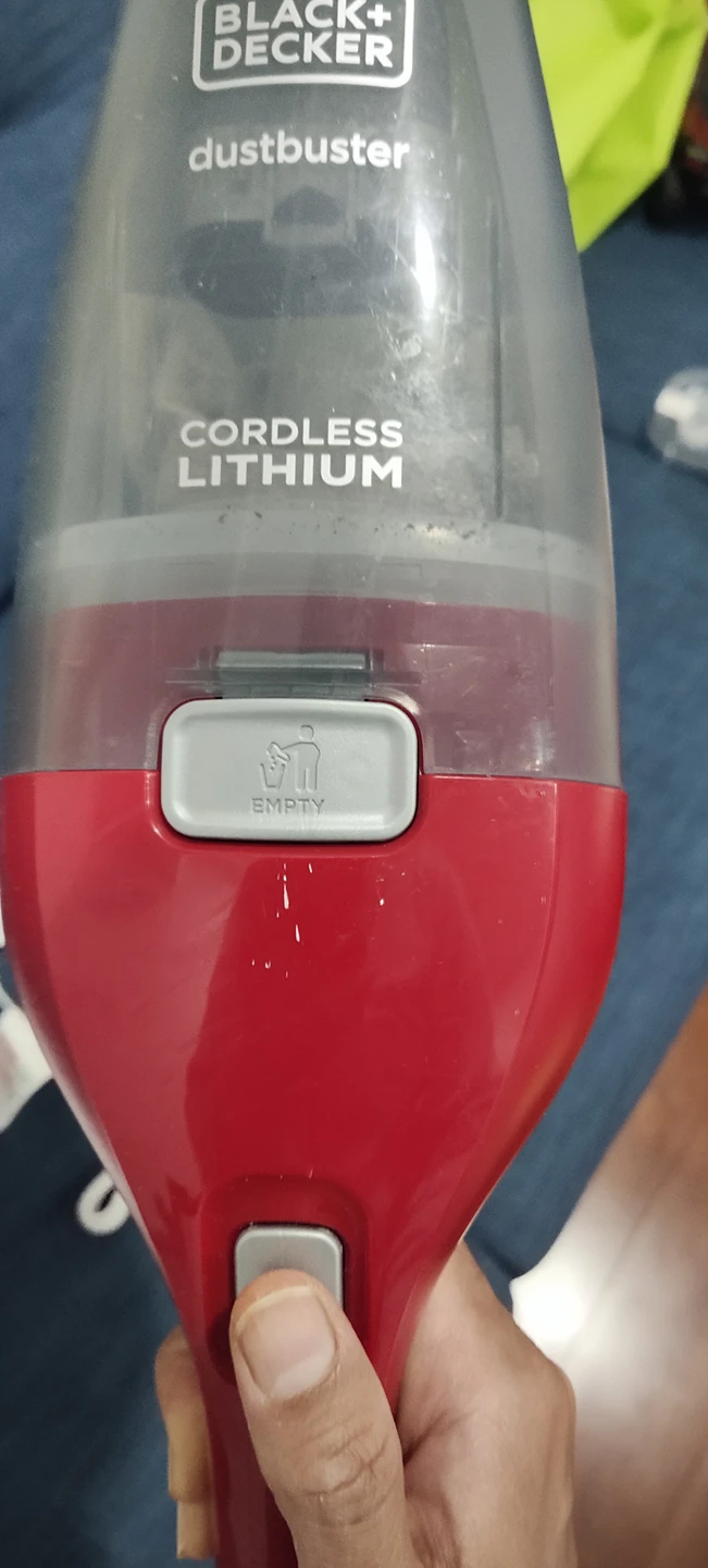 Handheld Vacuum (Black and decker) - photo 3