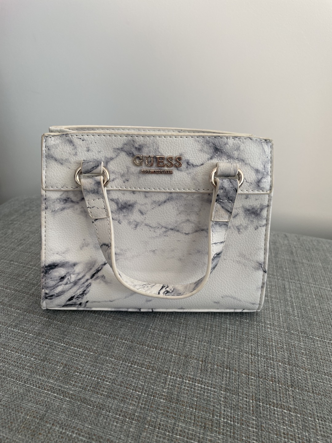 GUESS bag thumbnail