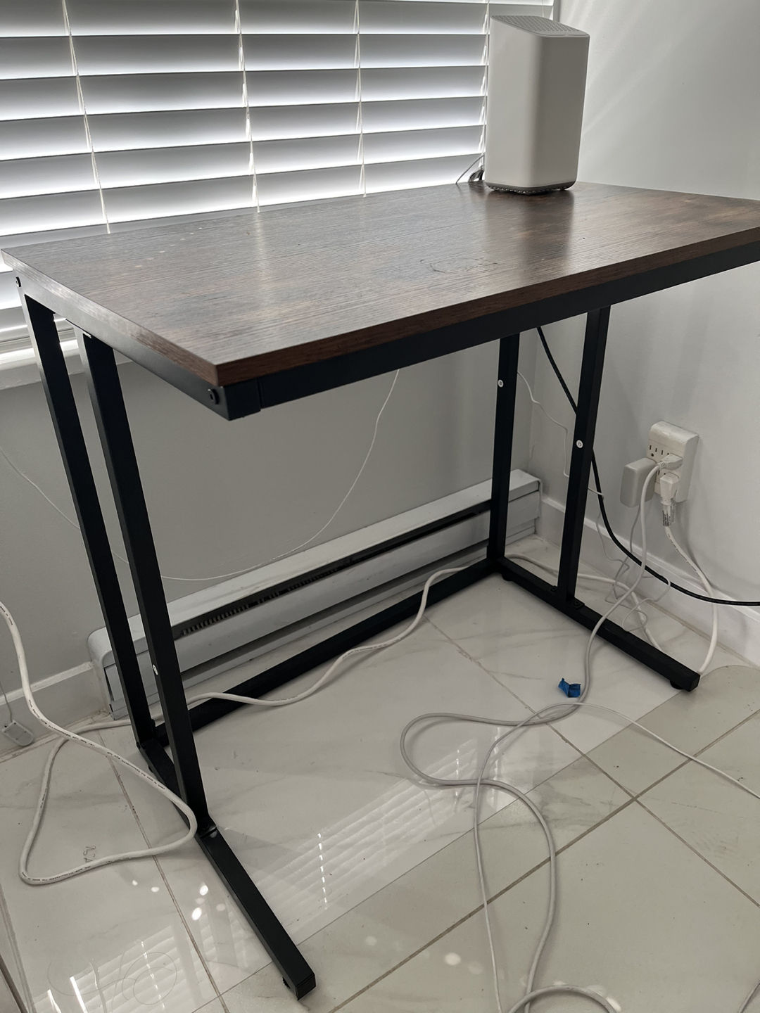 Small space work desk