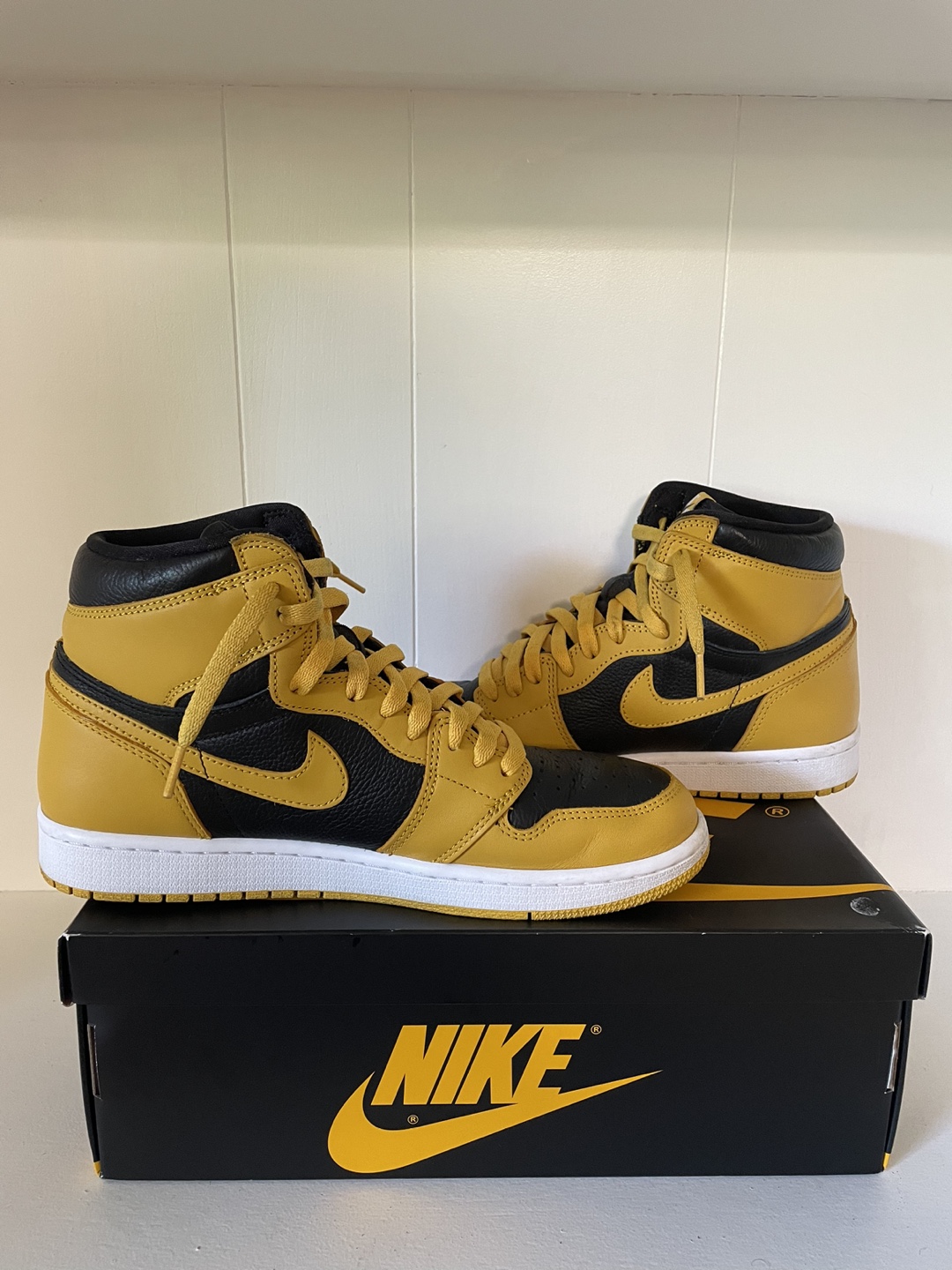 Jordan 1 High Pollen Size 10 with receipt - photo 2
