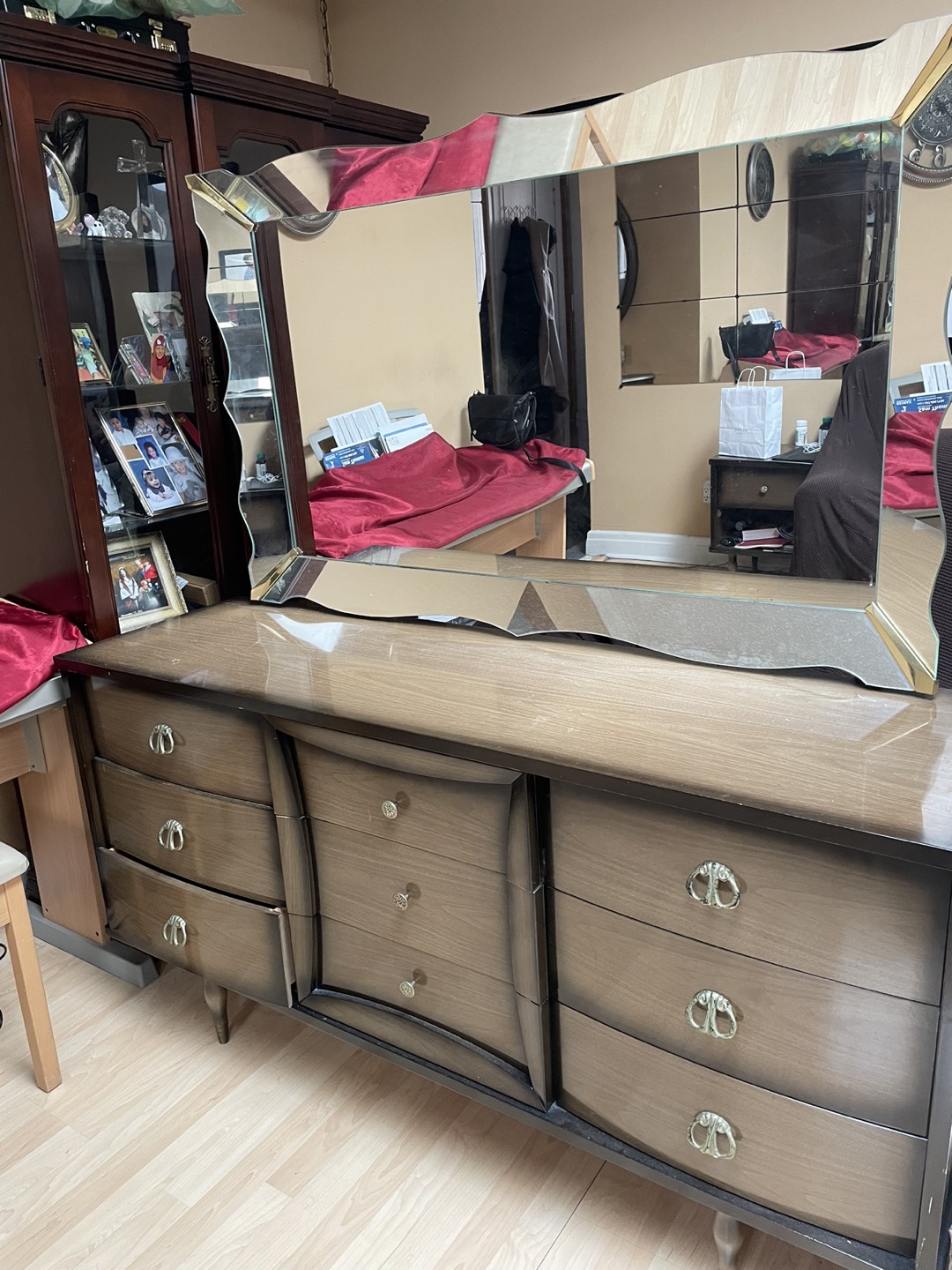 Dresser thumbnail