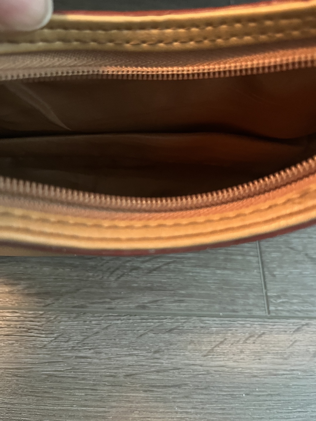 Beige Purse - Free - photo 3