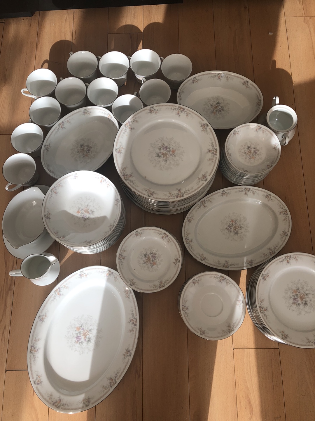 Brand new 12 set dishes thumbnail