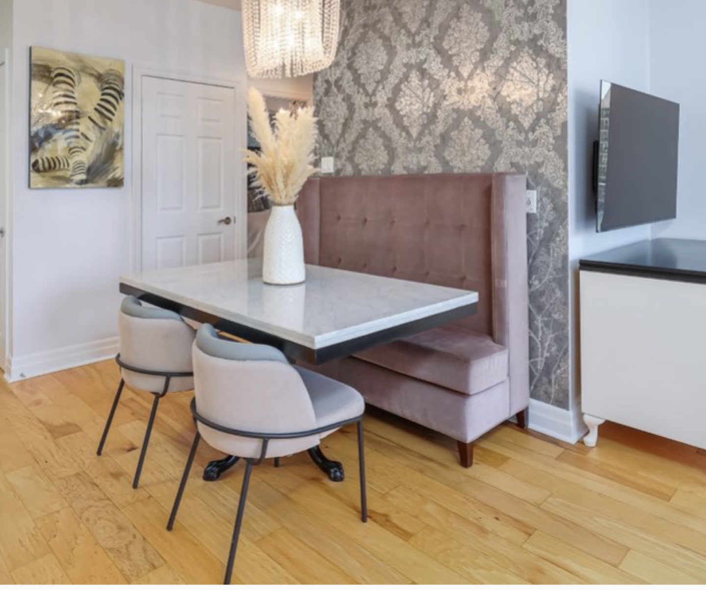 Marble Dining Table with Pedestal Base - photo 3