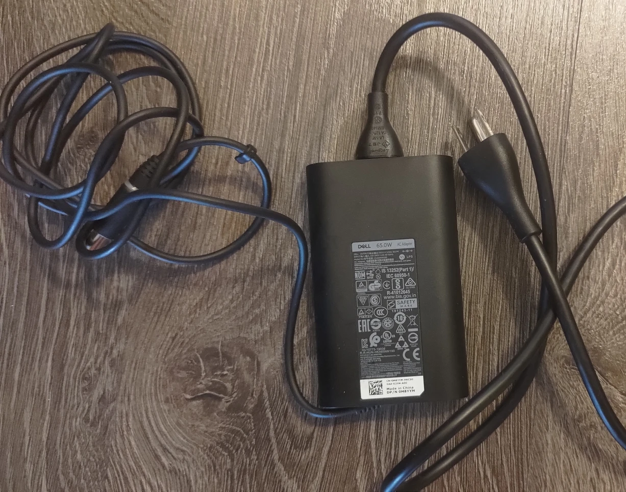 Dell laptop power supply - photo 2