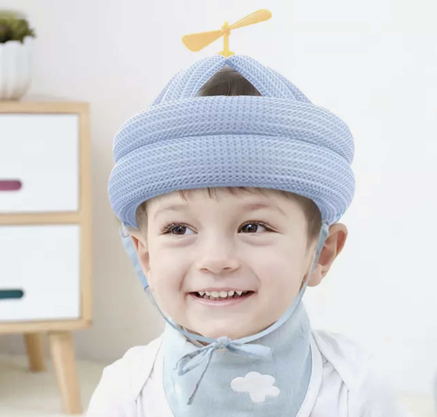 Head protector (baby helmet) and knee pads