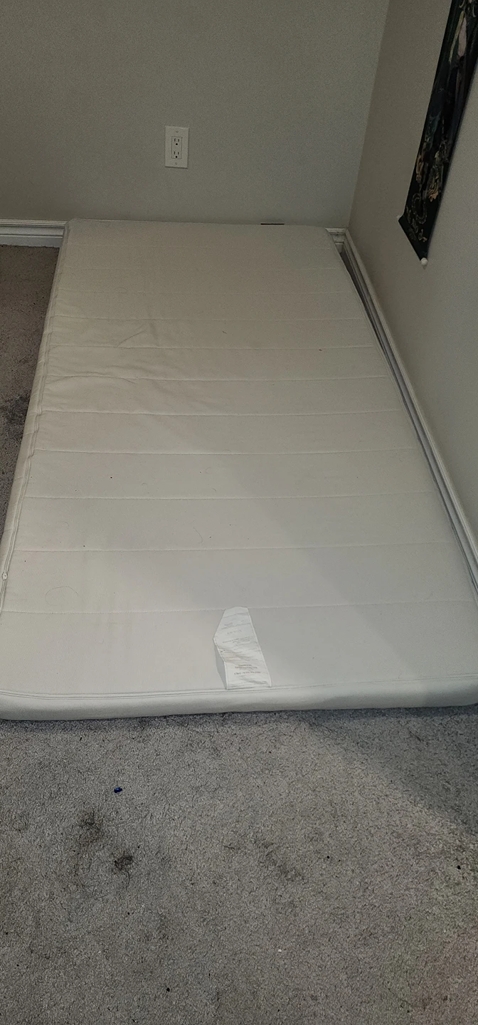 single bed mattress with mattress protector - photo 3