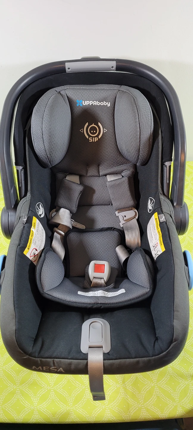 Uppababy Mesa infant car seat with 2 bases thumbnail