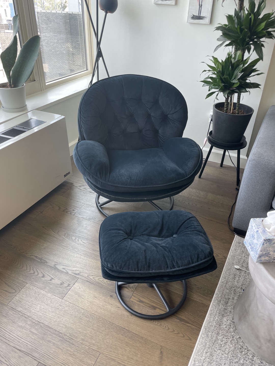 Black Swivel Accent Chair