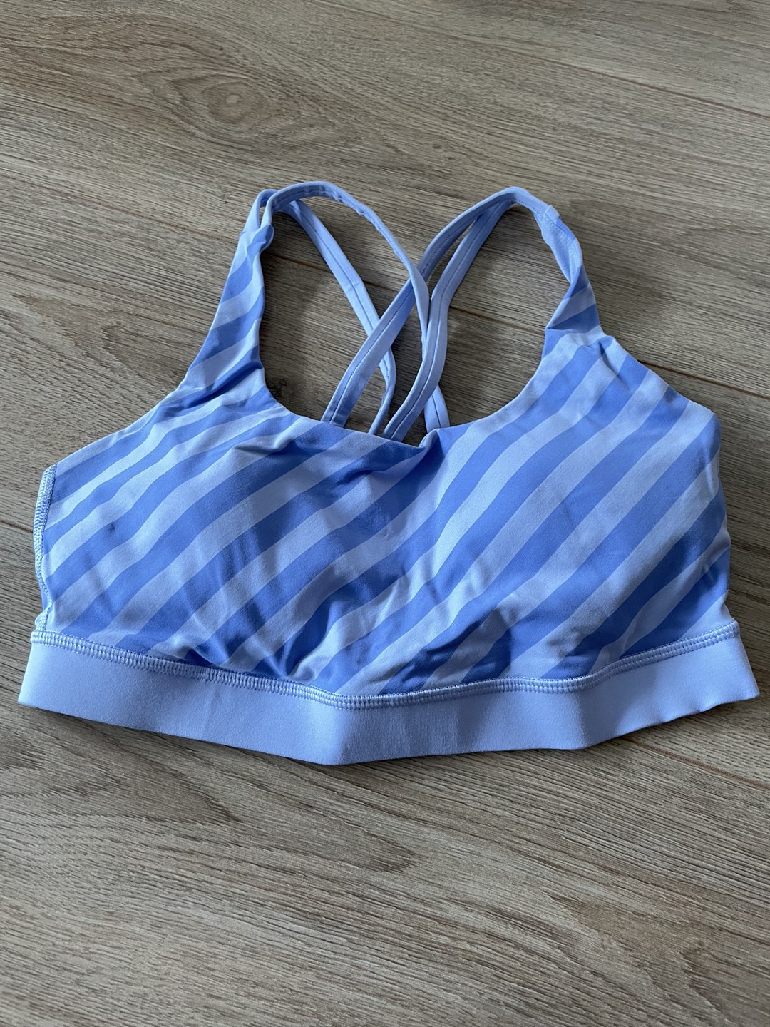 LIKE NEW Lululemon Sports Bra Size 8