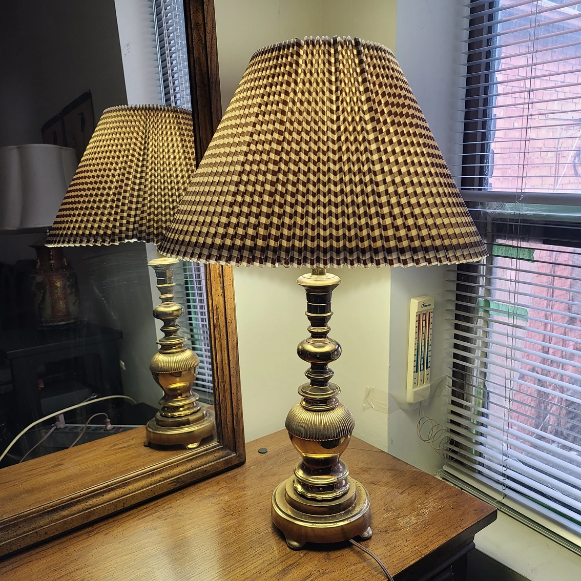 Vintage metal lamp thumbnail