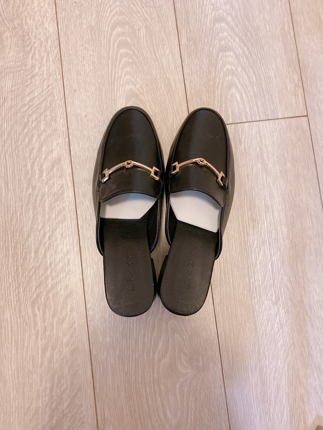 K-style womens shoes in size 5