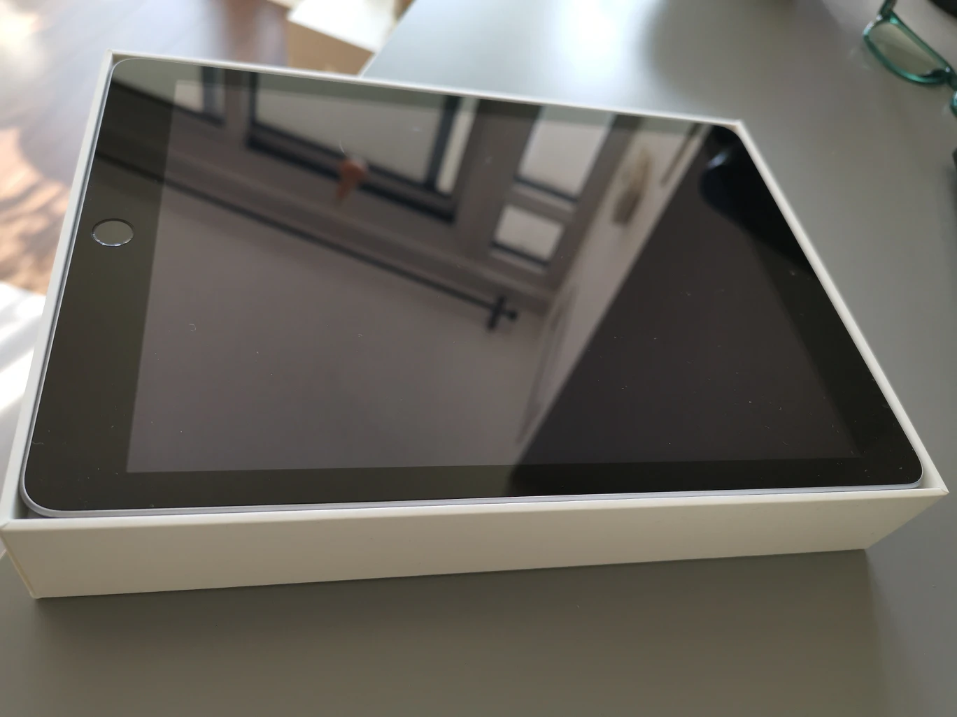 iPad 5th Gen 32Gb thumbnail