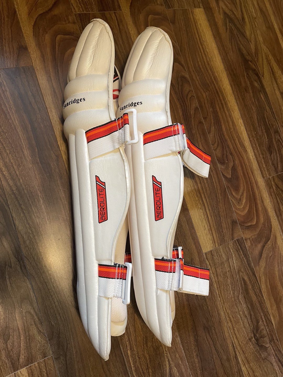 SS Aerolite Cricket Batting Pad with black pad cover image indicator(3)