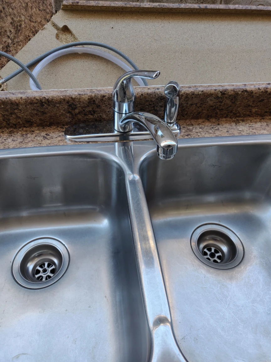 kitchen faucet - photo 2