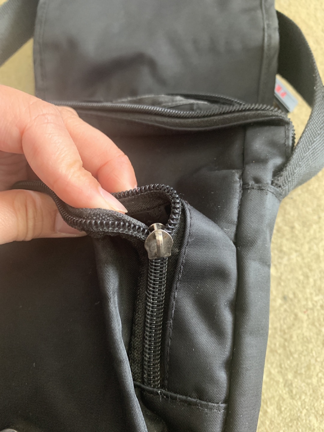 Prada waterproof black leather bag - photo 3