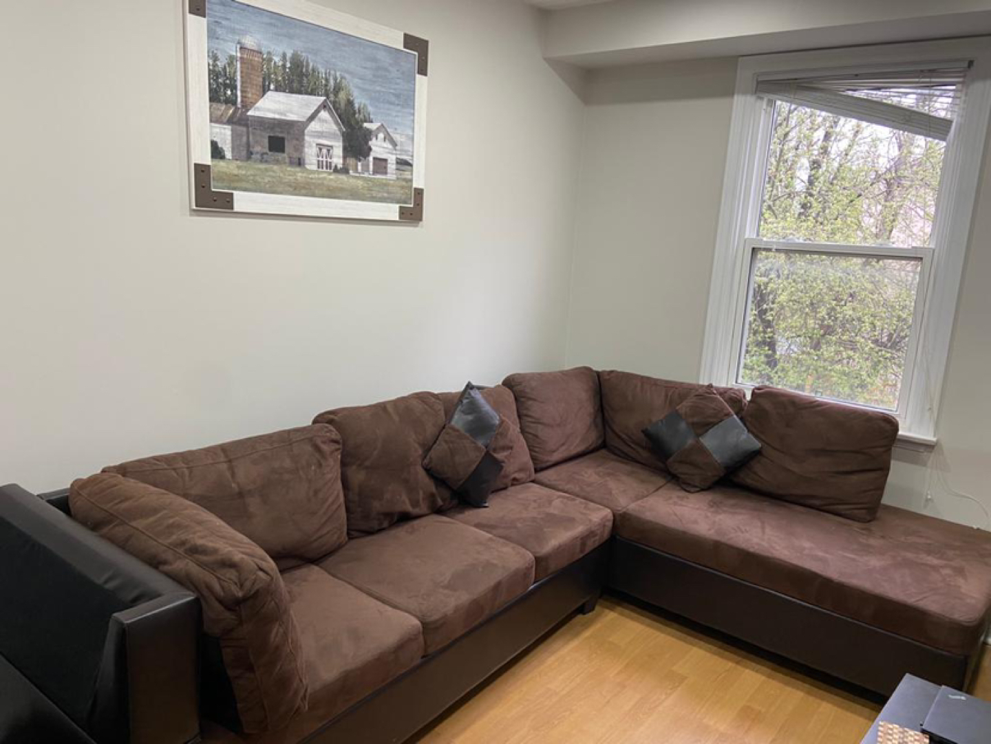 Sectional Couch -Used Like New - photo 4
