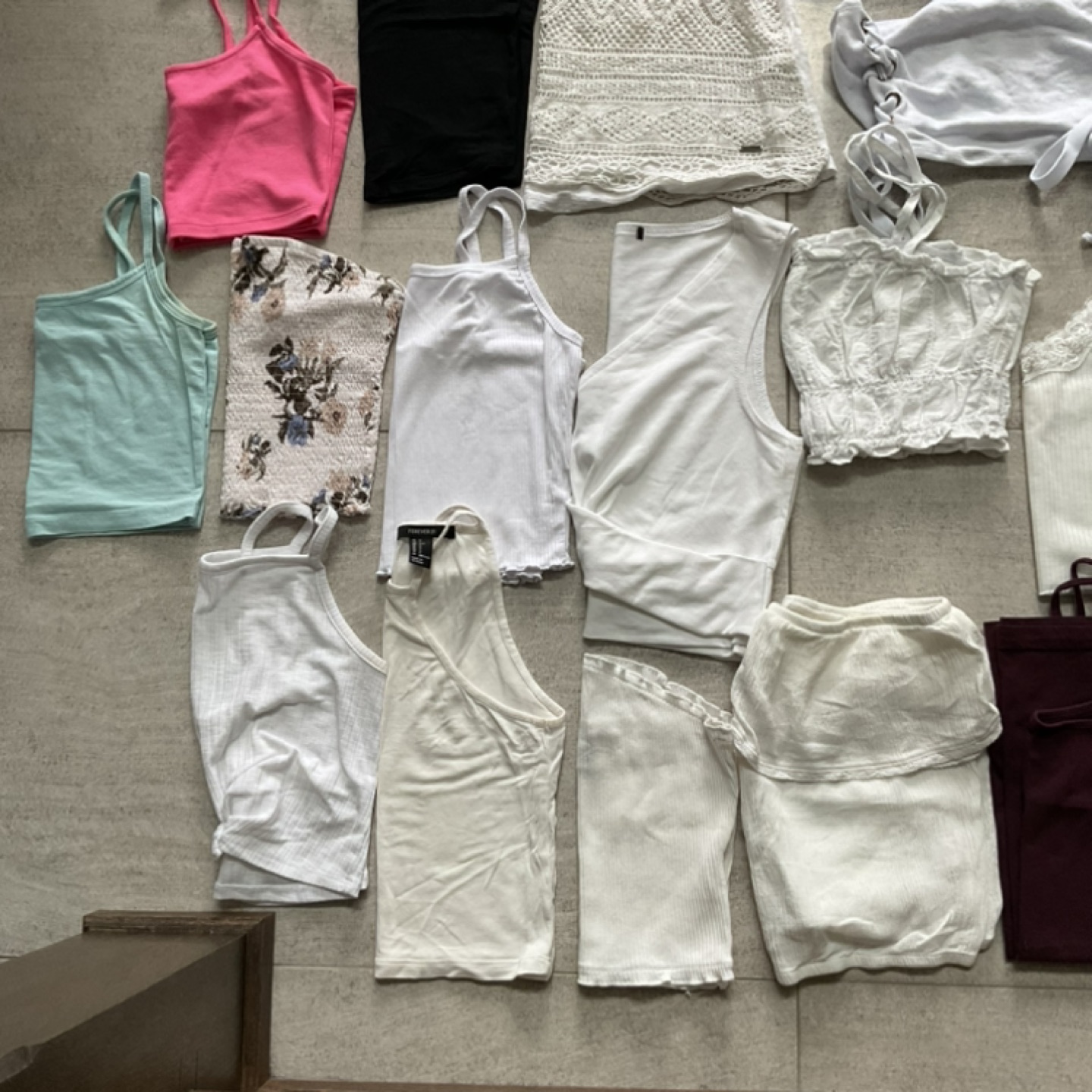 🎀 XS/S LOT OF 25 TANK TOPS 🎀 GENTLY USED - photo 4