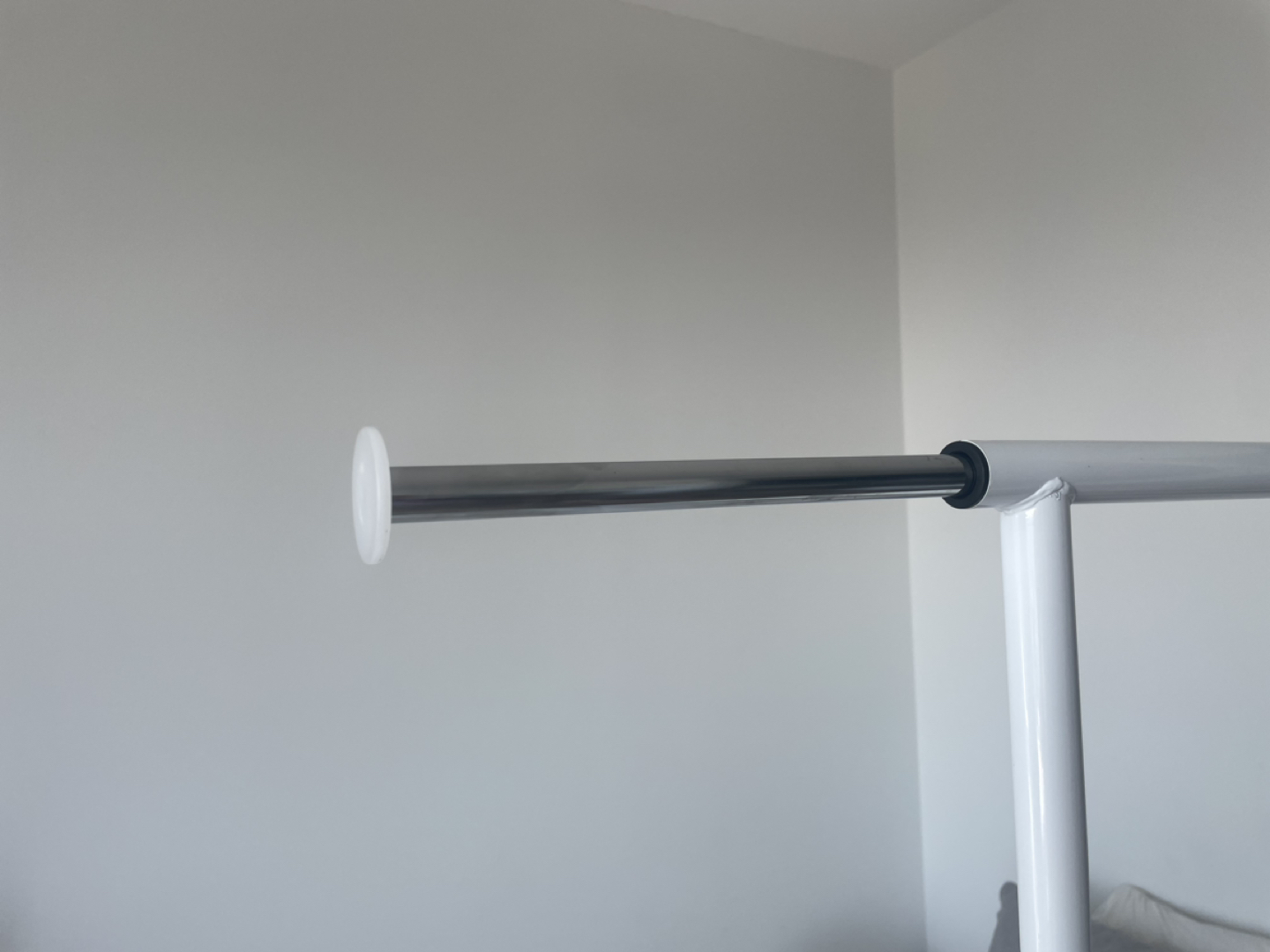 Rolling clothes rack - photo 3