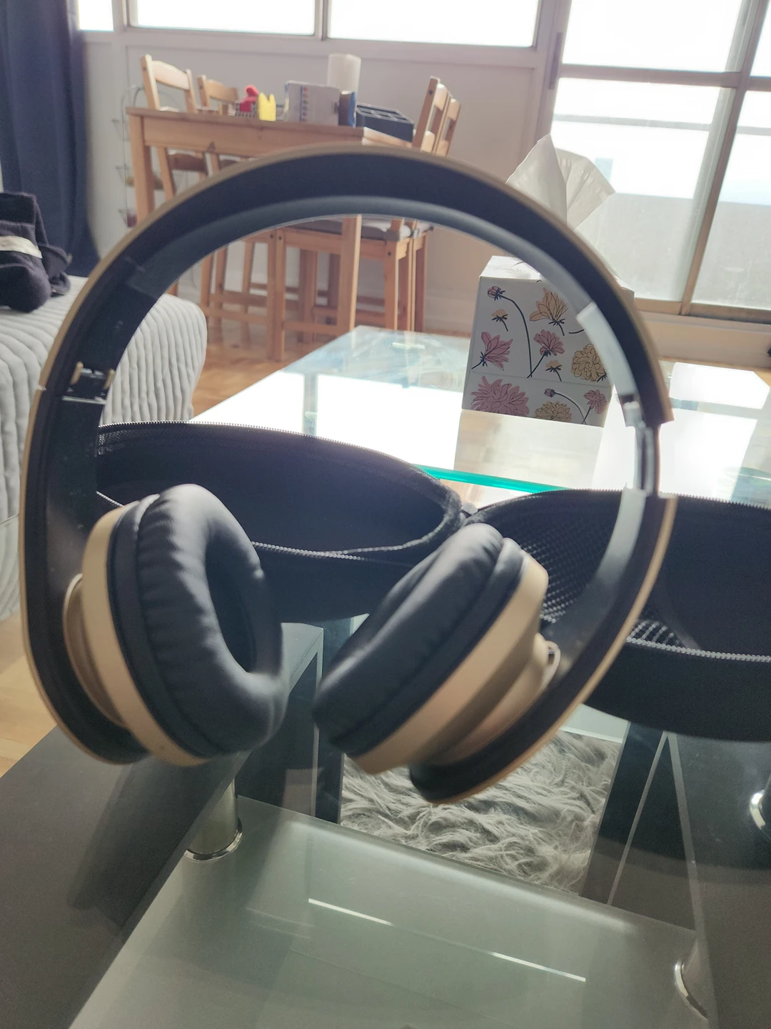 Headphone