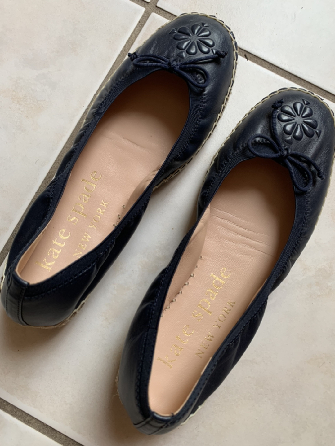Kate spade flat in cute Navy blue