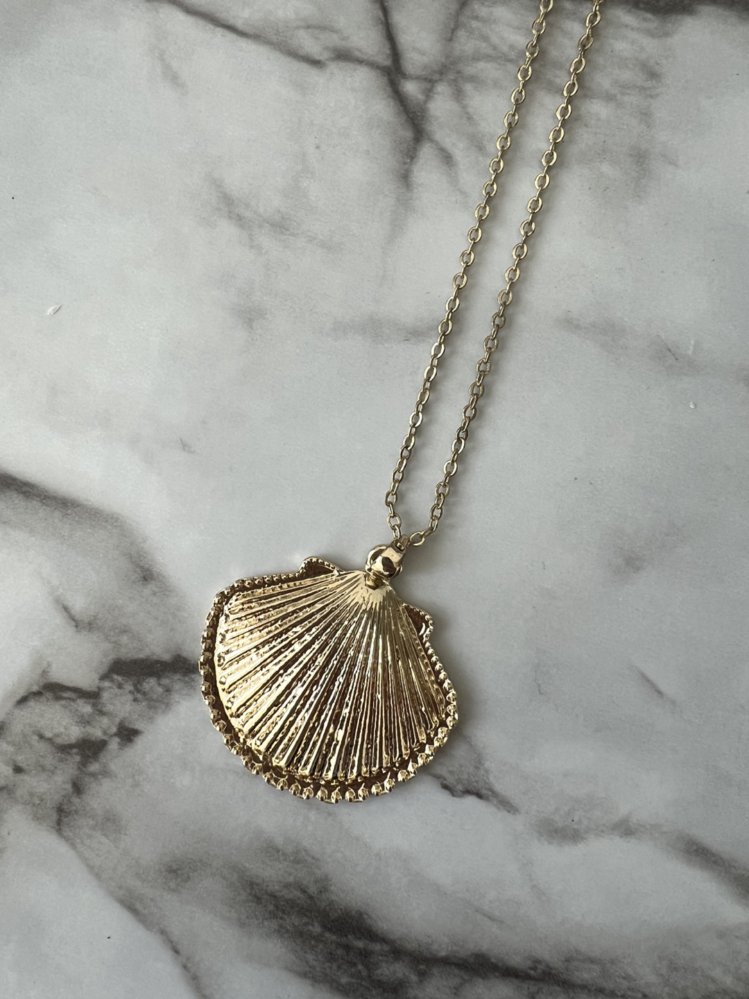 Shell Necklace (Costume Jewelry) thumbnail
