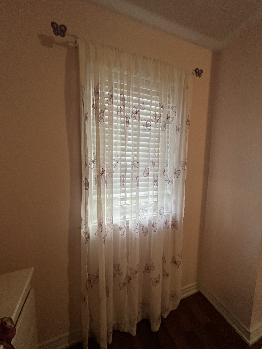 4 pc Curtain panels and 2 Rods suitable for girls room - photo 2