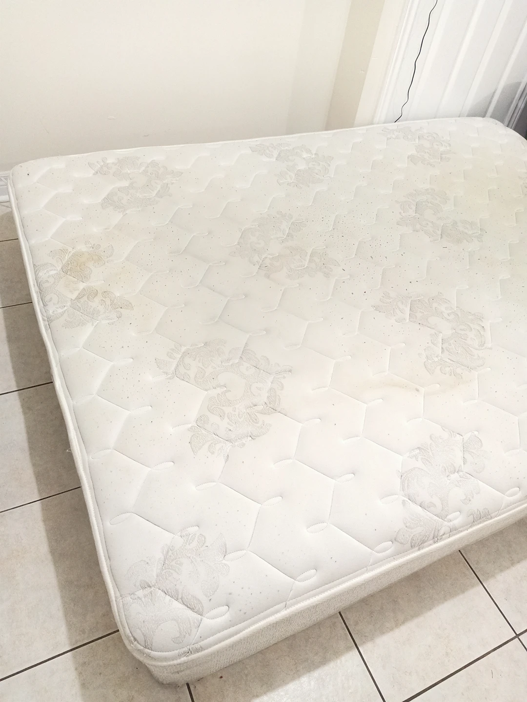 Queen matress 12"- moving sale