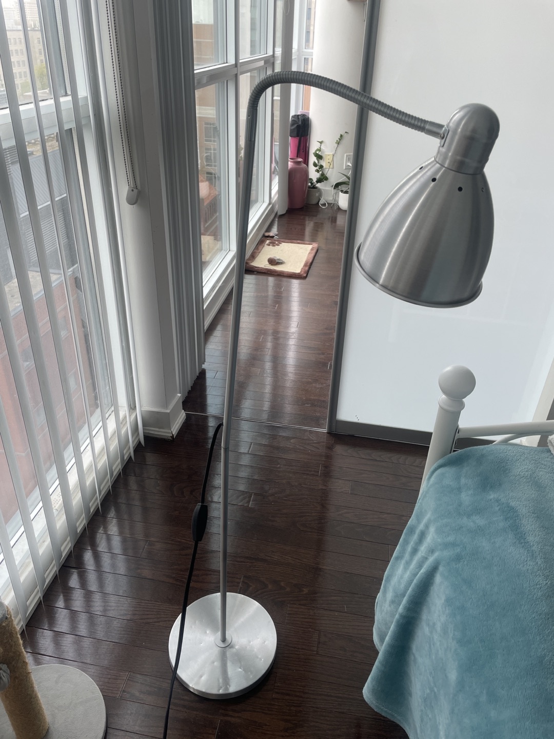 Floor lamp