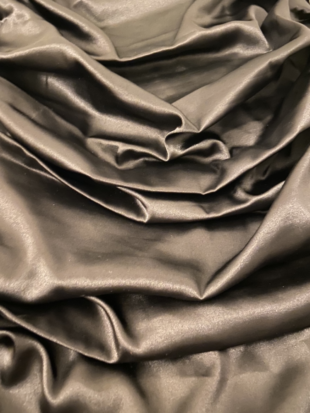 Le Chateau Black Satin Dress image indicator(5)