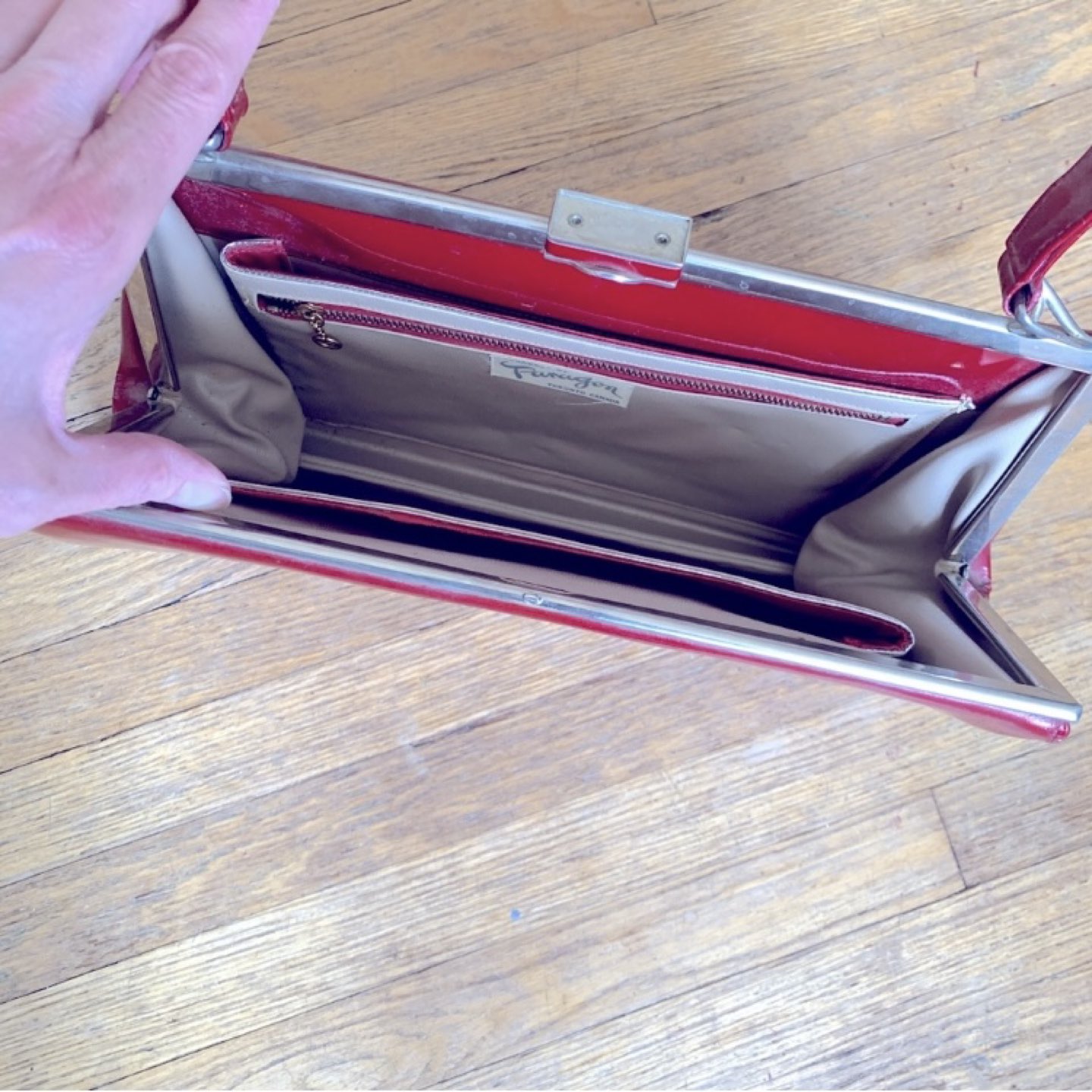 Vintage 1950’s Gorgeous Large Candy Apple Patent Leather Purse image indicator(3)