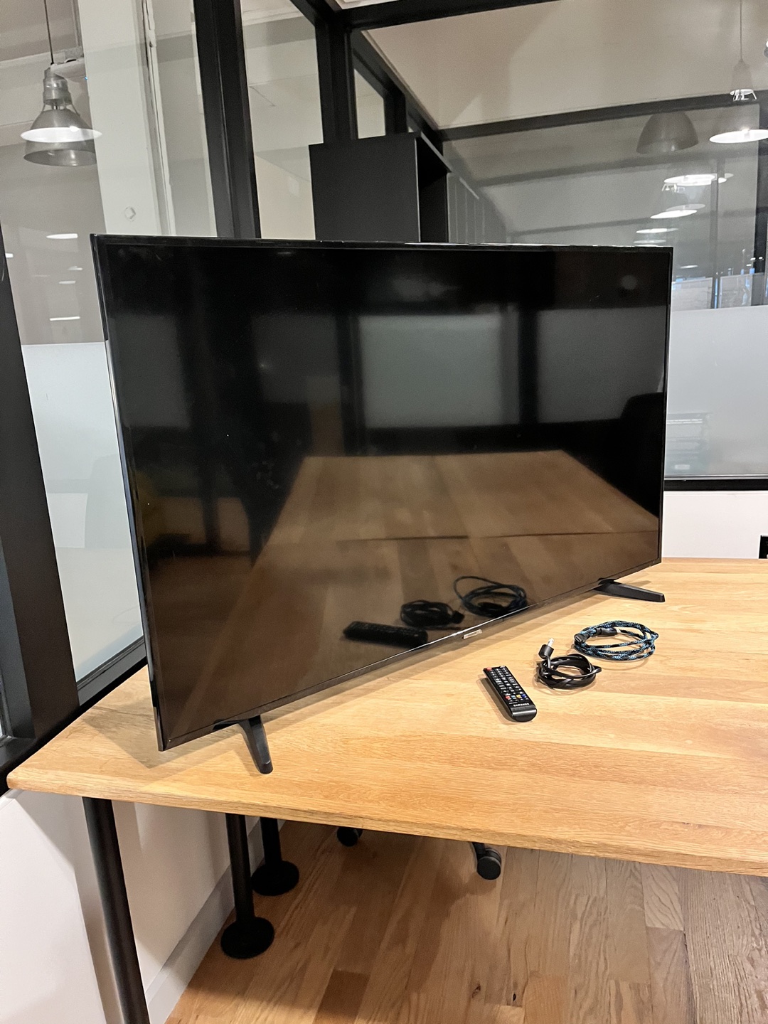 Samsung NU6900 55” LED Smart TV thumbnail
