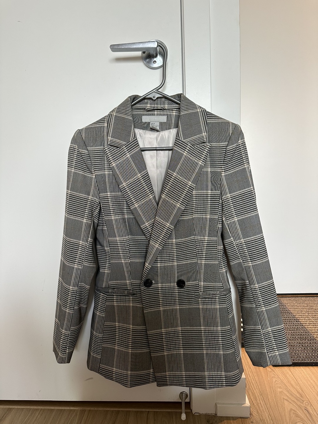 Grey blazer thumbnail