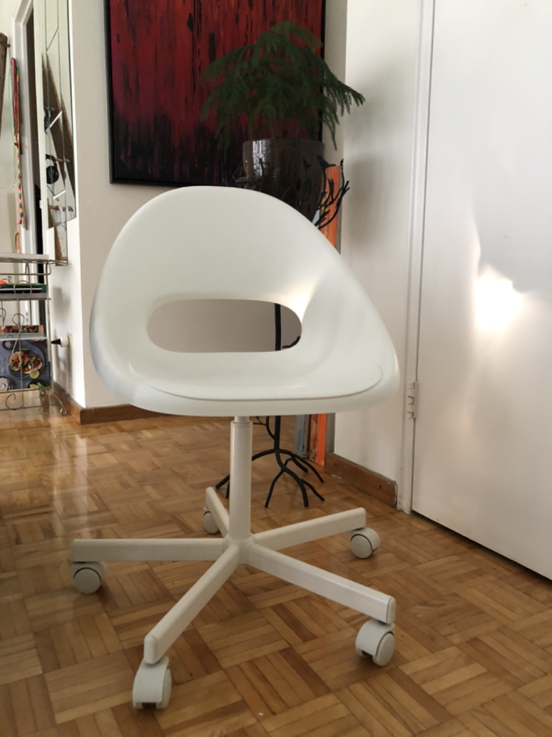 Desk chair with wheels image indicator(2)