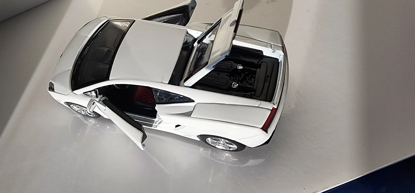 1 24 scale model Lamborghini - photo 3