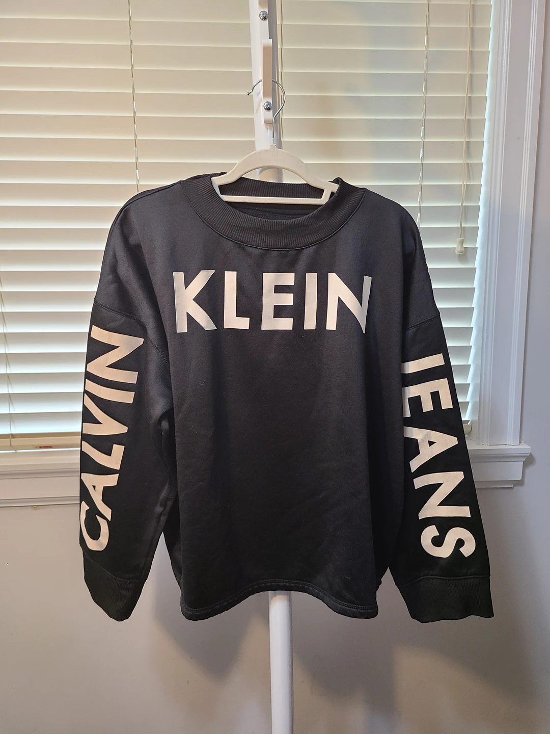 Calvin Klein Crewneck thumbnail