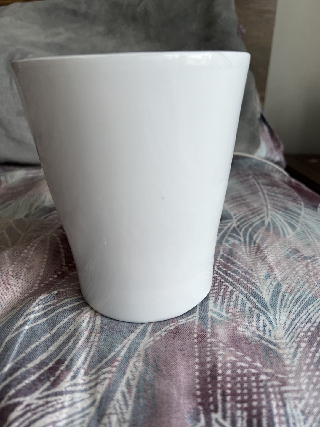 Ceramic pot thumbnail