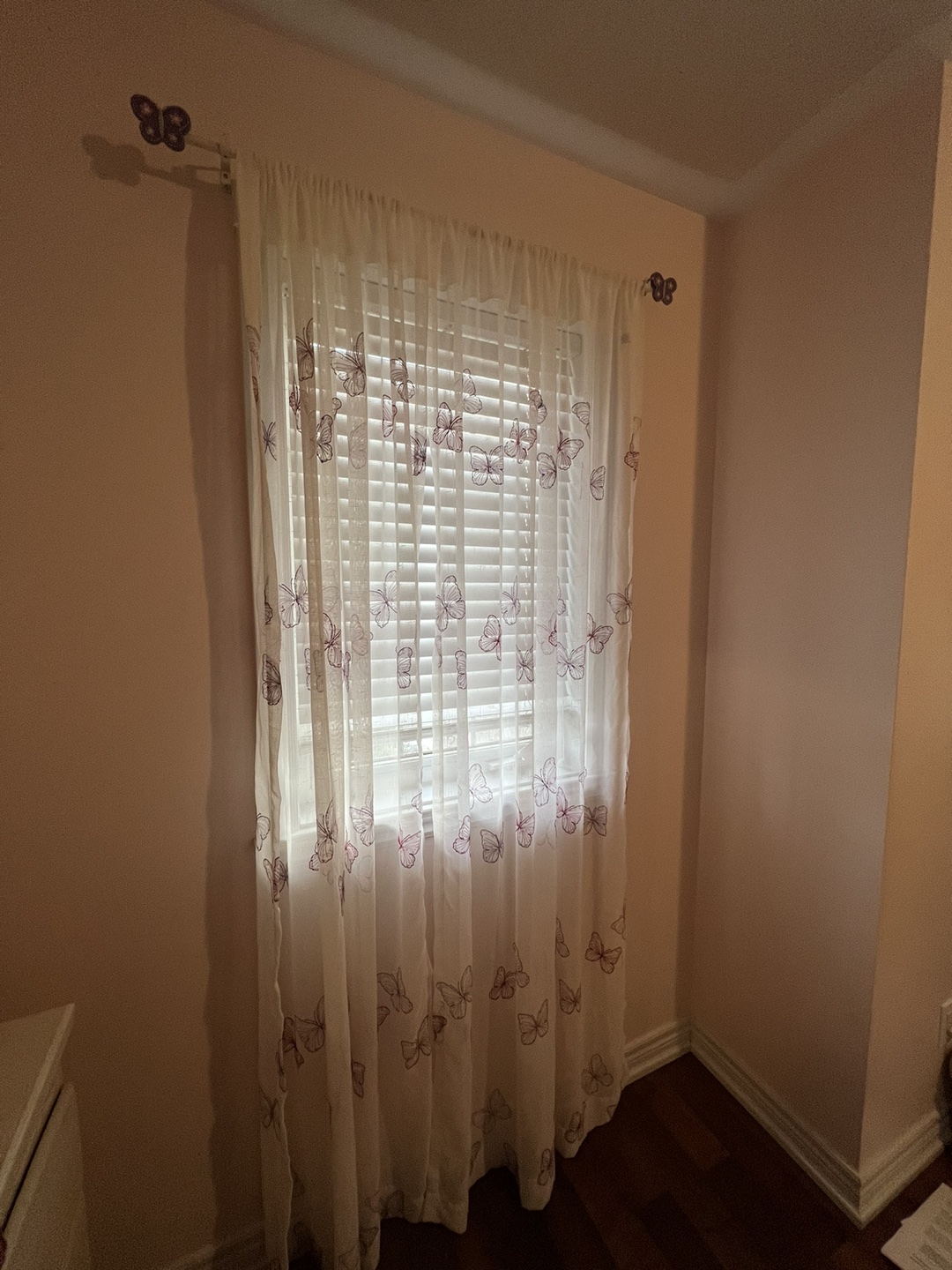 4 pc Curtain panels and 2 Rods suitable for girls room