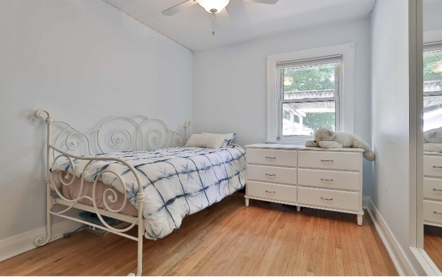 IKEA y drawer dresser