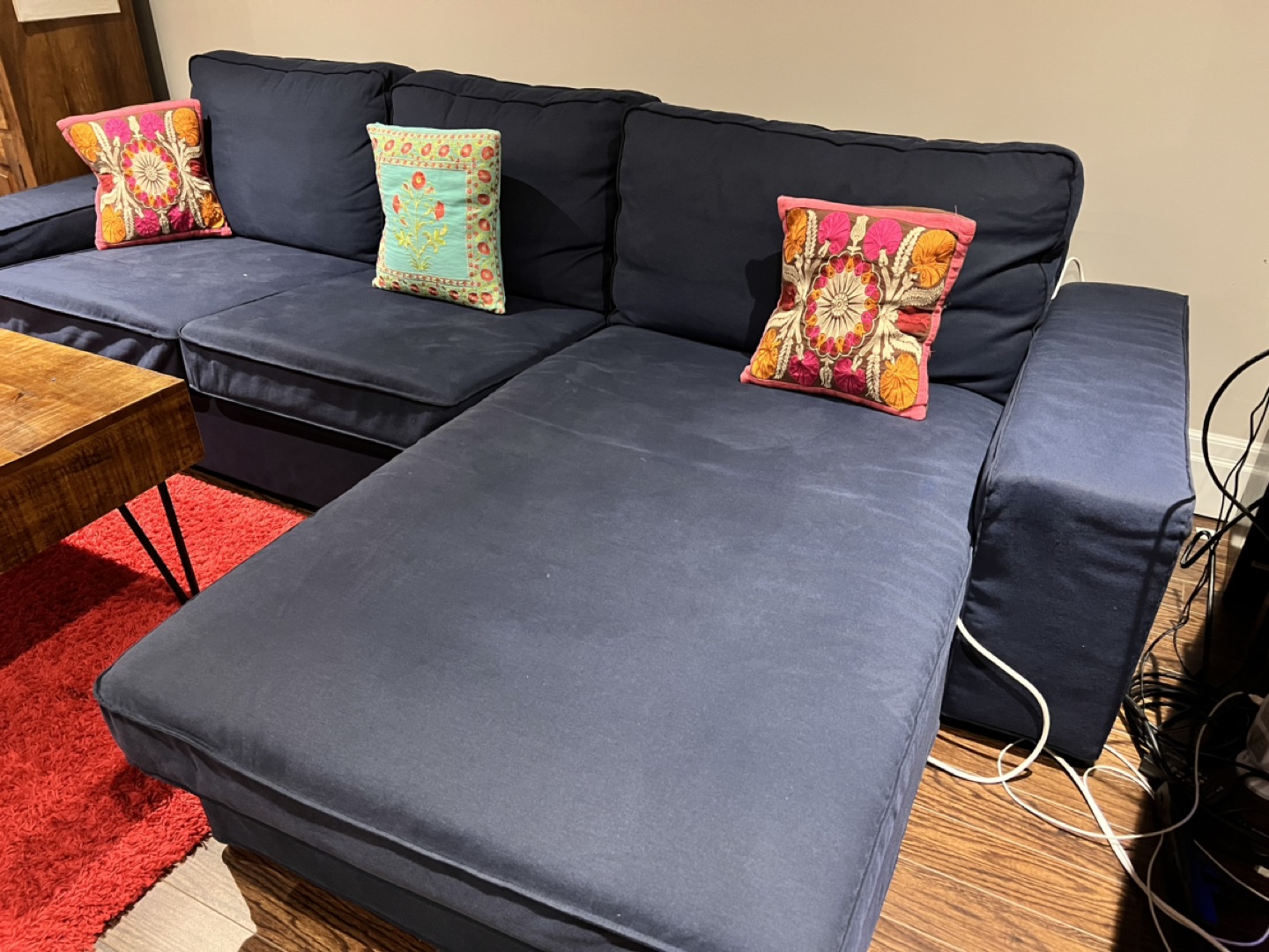 IKEA Kivik series couch with chaise image indicator(2)