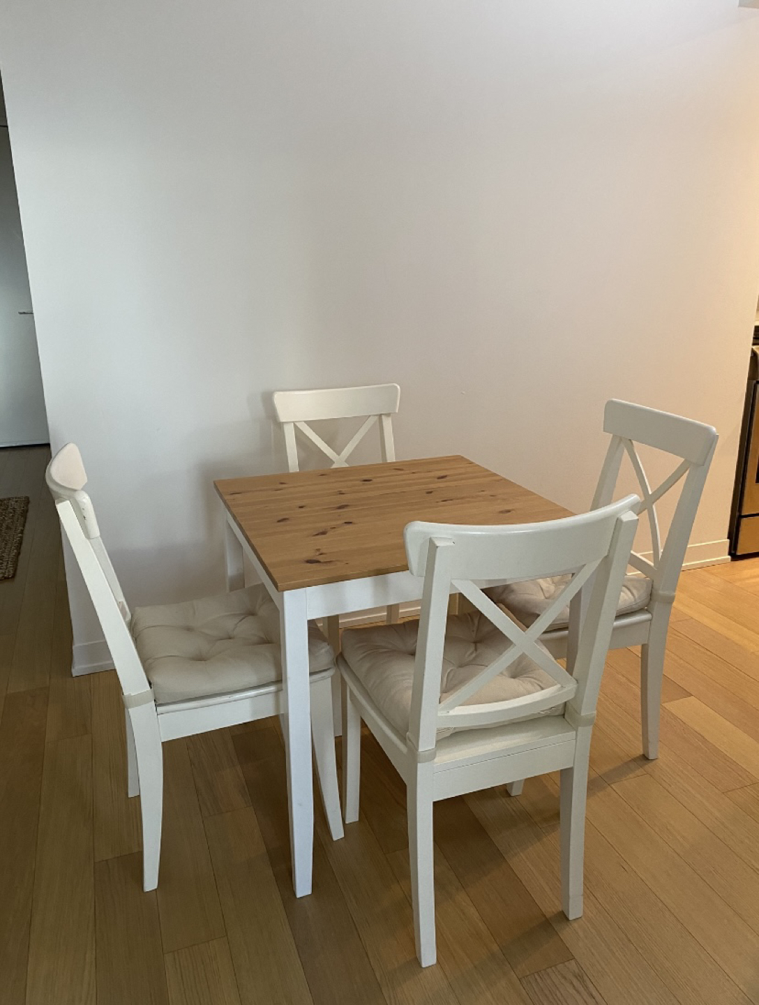 Ikea dining table and 4 chairs set