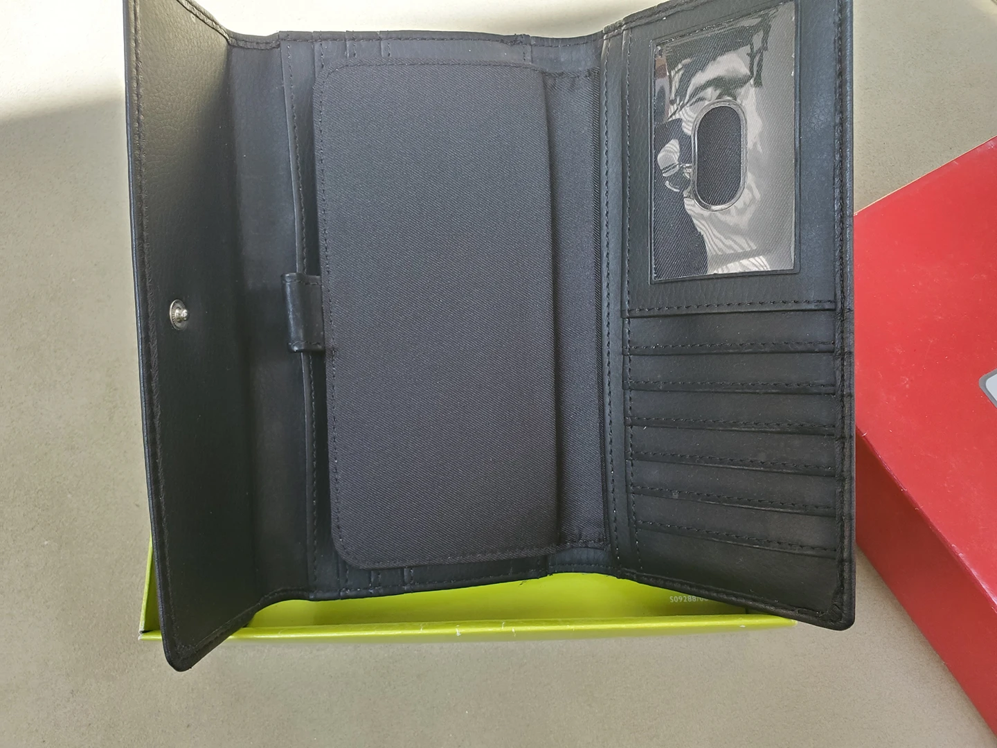 woman wallet image indicator(2)