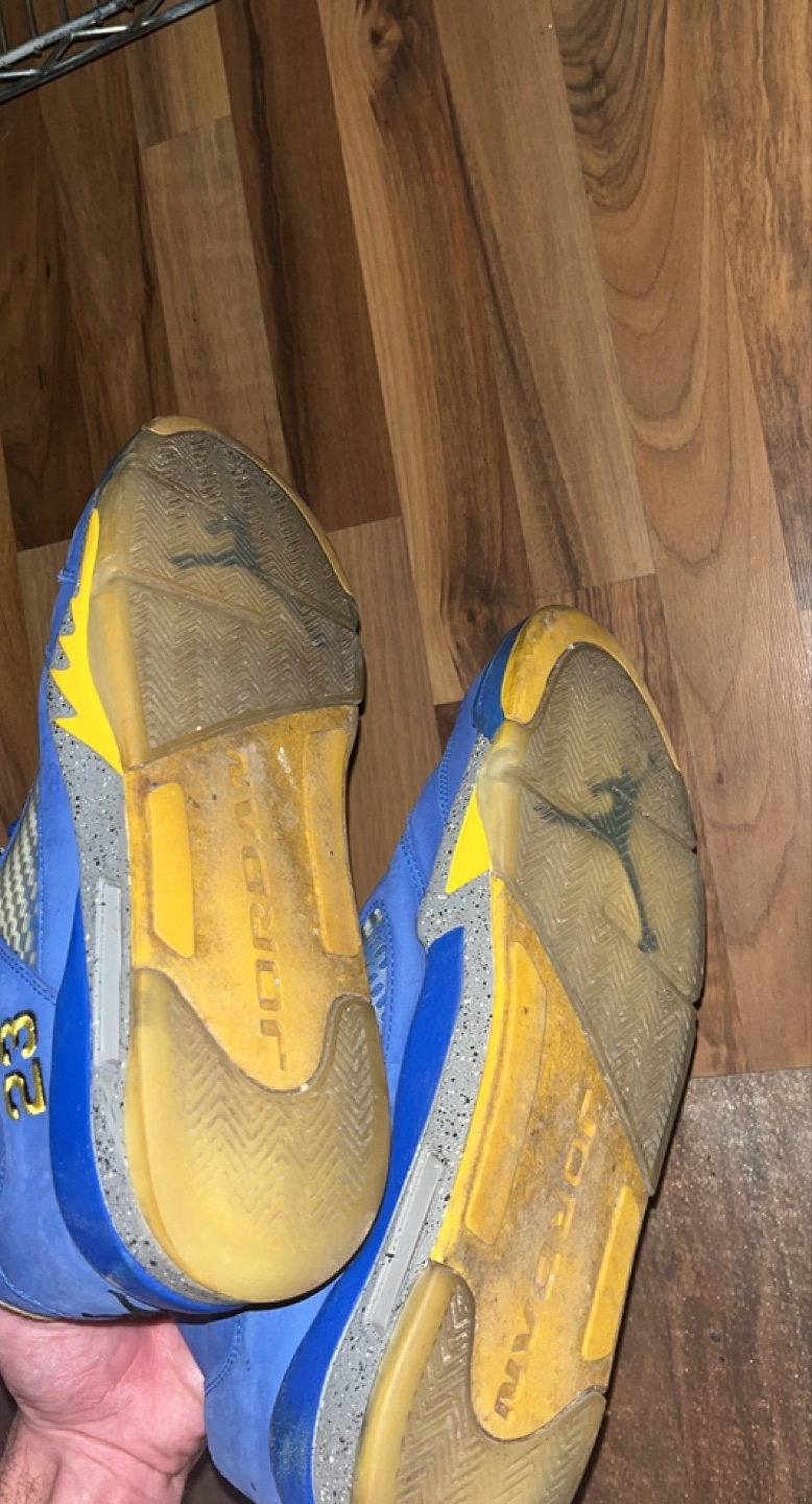 Jordan Retro 5 “Laney” Size 13 - photo 4