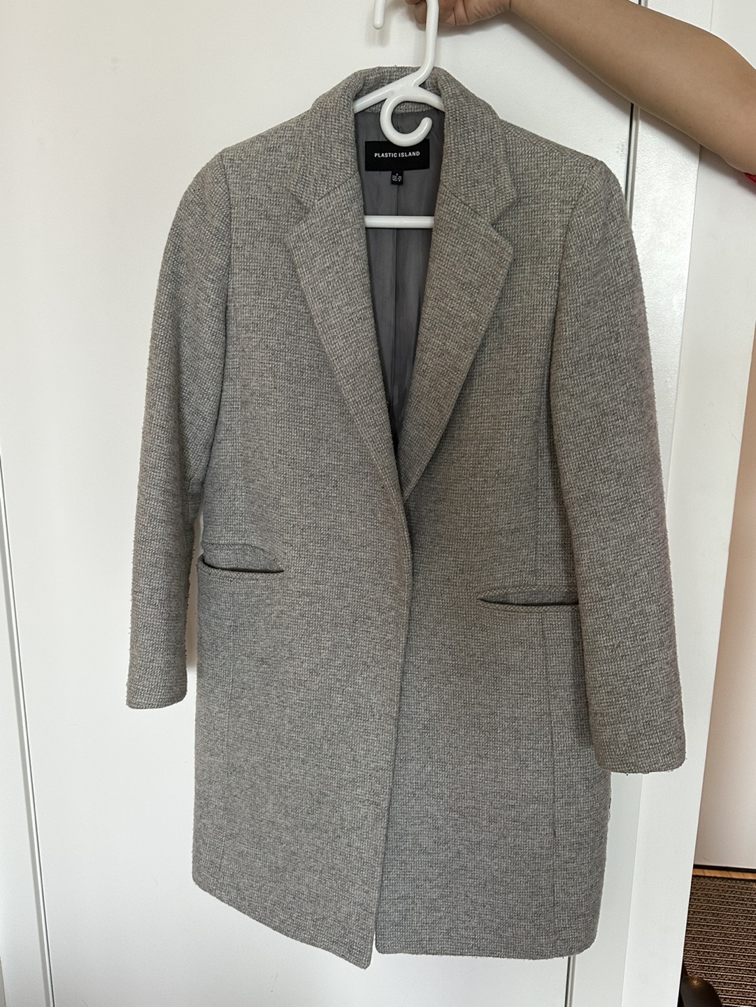 Grey coat from Korea thumbnail