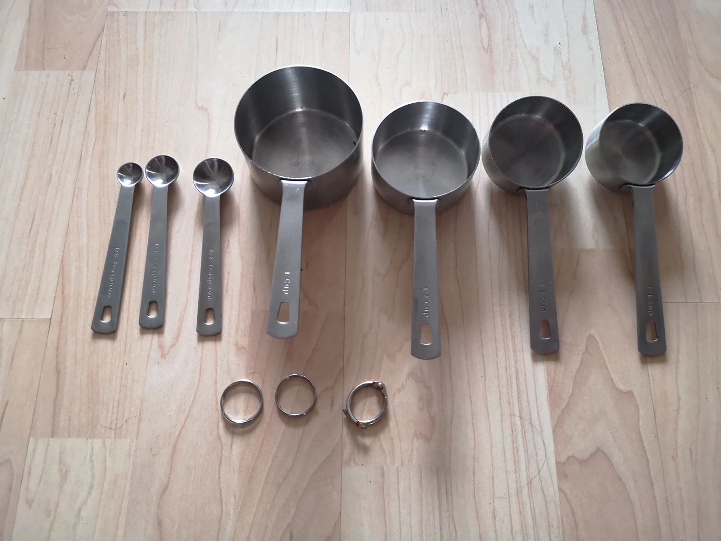 Stainless steel teaspoon + measuring cup set #freecycle thumbnail