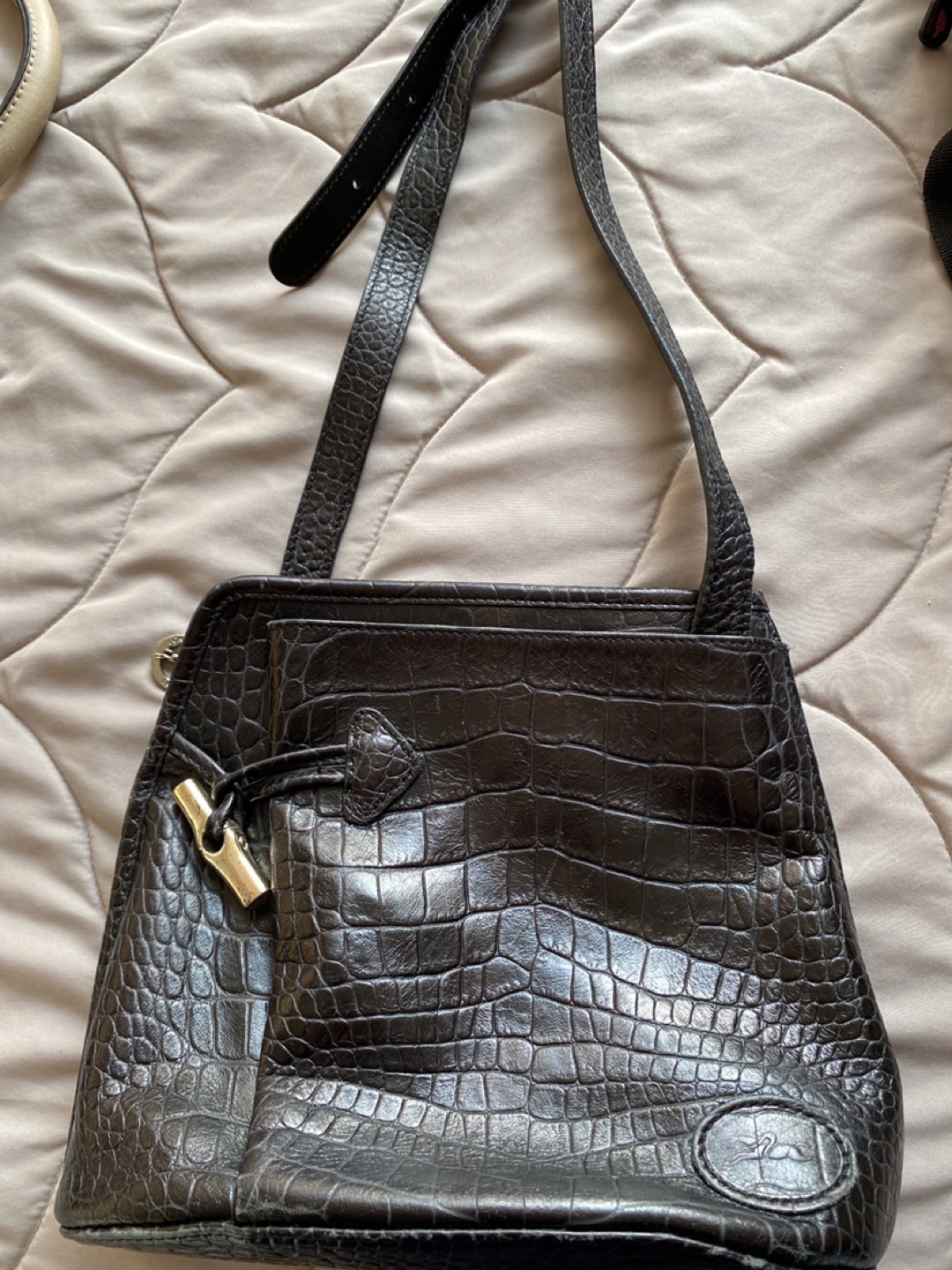 Black purse image indicator(2)